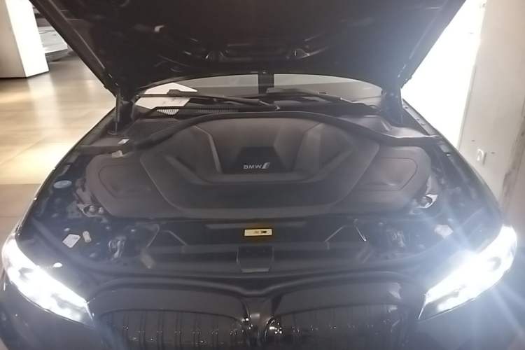 Used BMW i3 2022 eDrive 35 L Engine Bay