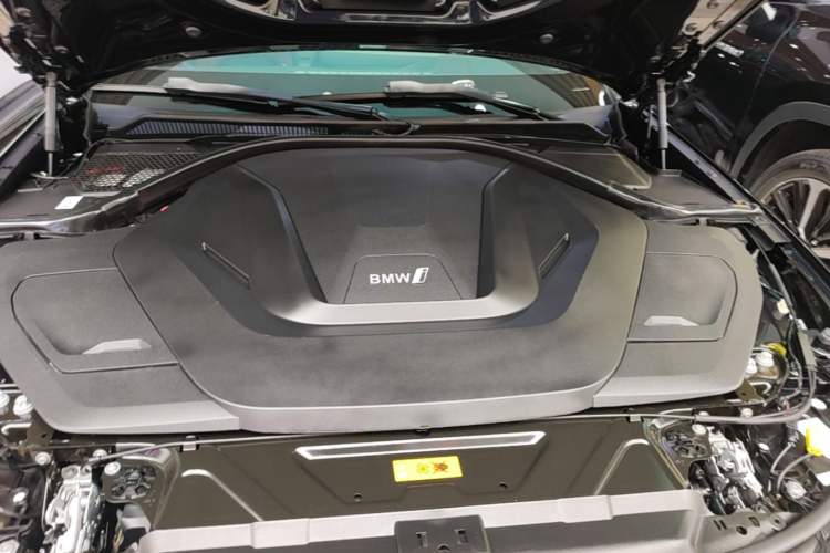 Used BMW i3 2022 eDrive 35 L Engine Bay