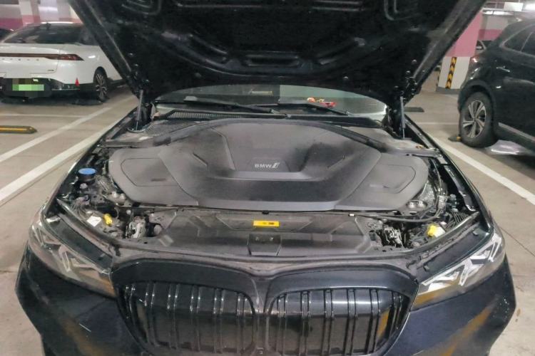 Used BMW i3 2022 eDrive 35 L Engine Bay