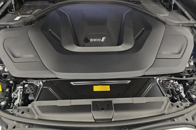 Used BMW i3 2022 eDrive 35 L Engine Bay