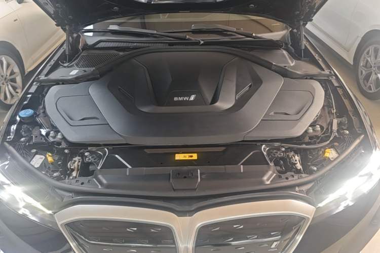 Used BMW i3 2022 eDrive 35 L Engine Bay