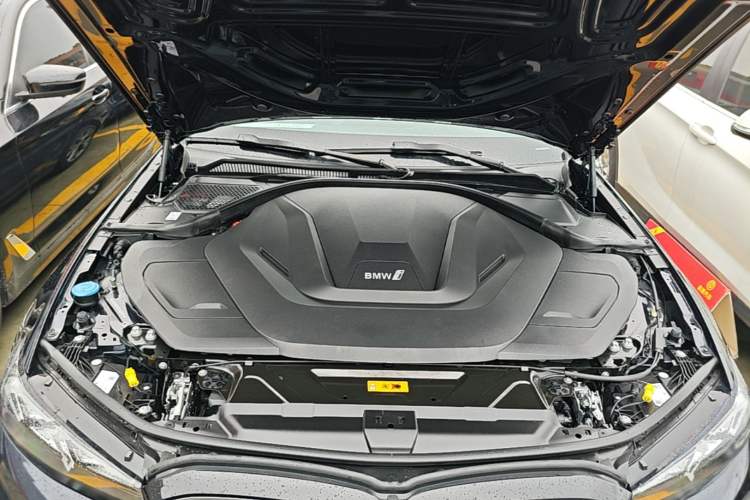 Used BMW i3 2022 eDrive 35 L Engine Bay