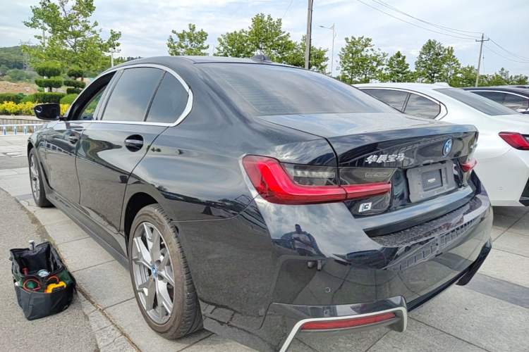 Used BMW i3 2022 eDrive 35 L Exterior 2