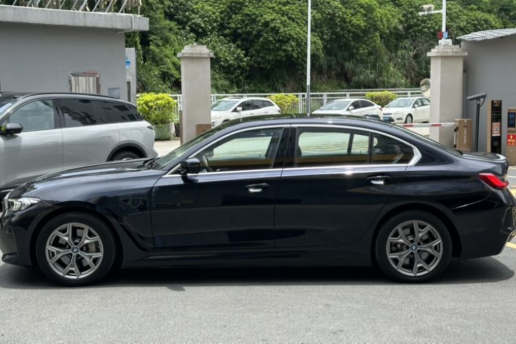 Used BMW i3 2022 eDrive 35 L Exterior 3