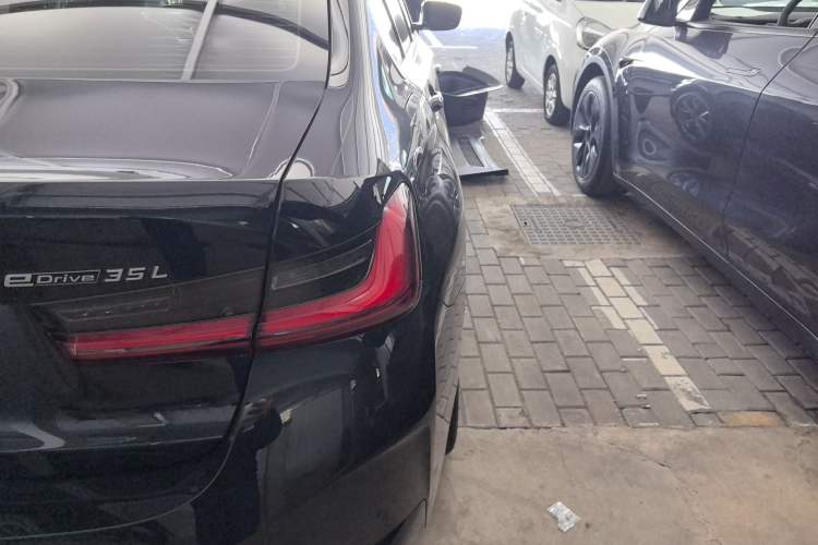 Used BMW i3 2022 eDrive 35 L Exterior 3