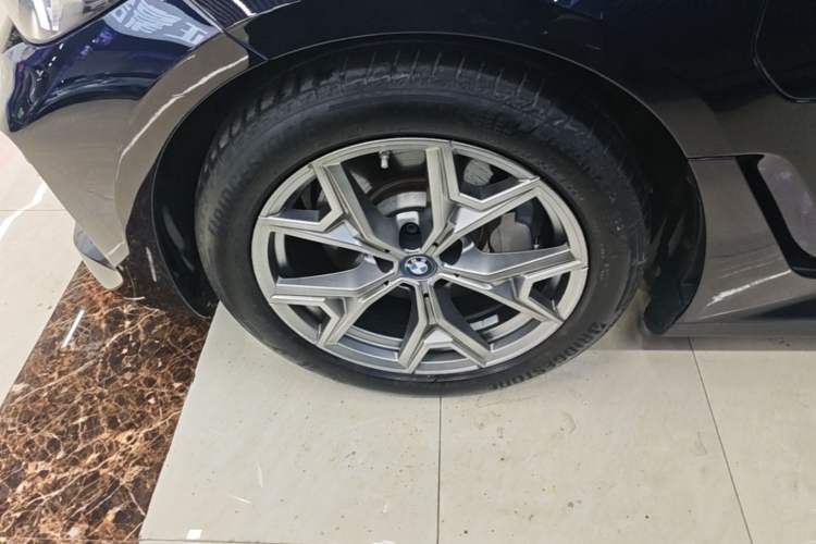 Used BMW i3 2022 eDrive 35 L Exterior 4