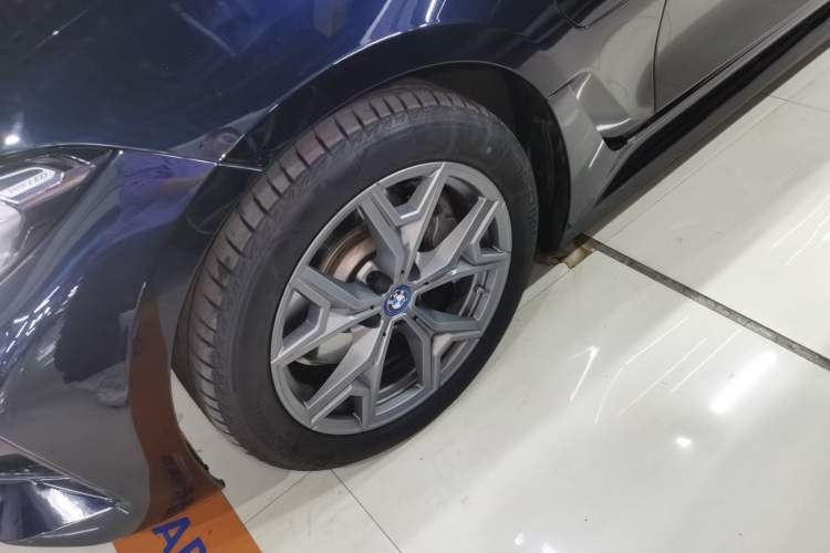 Used BMW i3 2022 eDrive 35 L Exterior 4