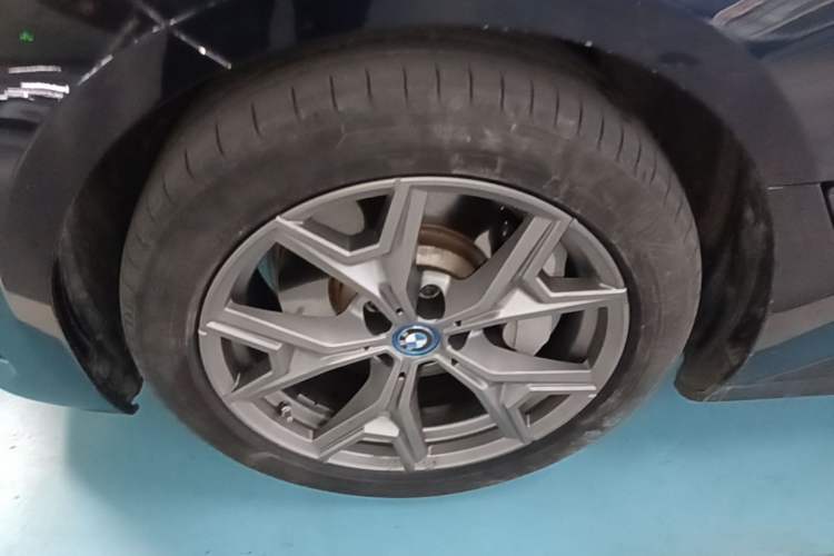 Used BMW i3 2022 eDrive 35 L Exterior 4
