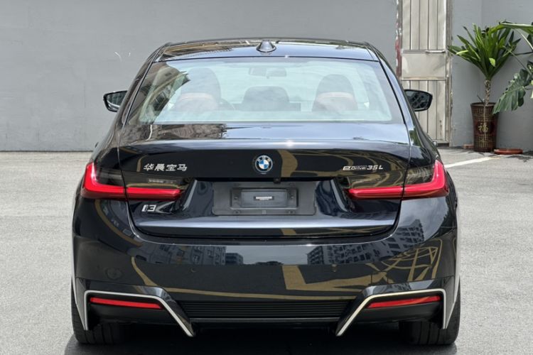 Used BMW i3 2022 eDrive 35 L Exterior 4