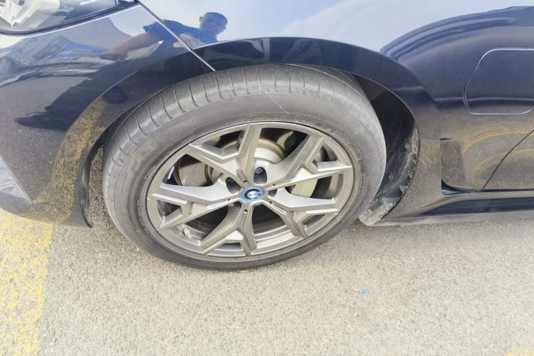 Used BMW i3 2022 eDrive 35 L Exterior 4