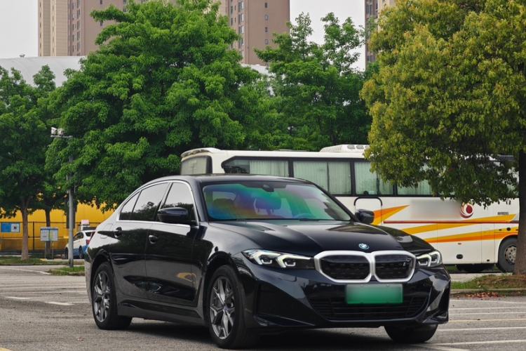 Used BMW i3 2022 eDrive 35 L Exterior 4
