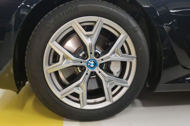 Used BMW i3 2022 eDrive 35 L Exterior 4