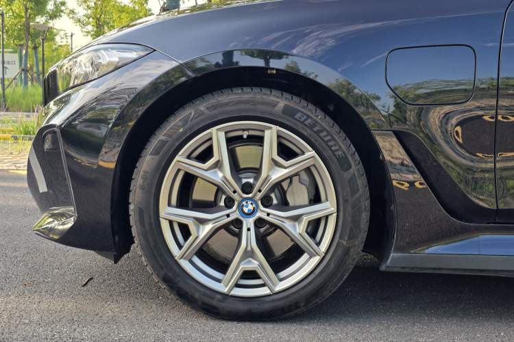 Used BMW i3 2022 eDrive 35 L Exterior 9