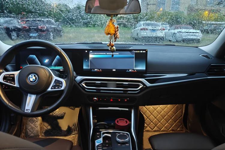 Used BMW i3 2022 eDrive 35 L Exterior 9