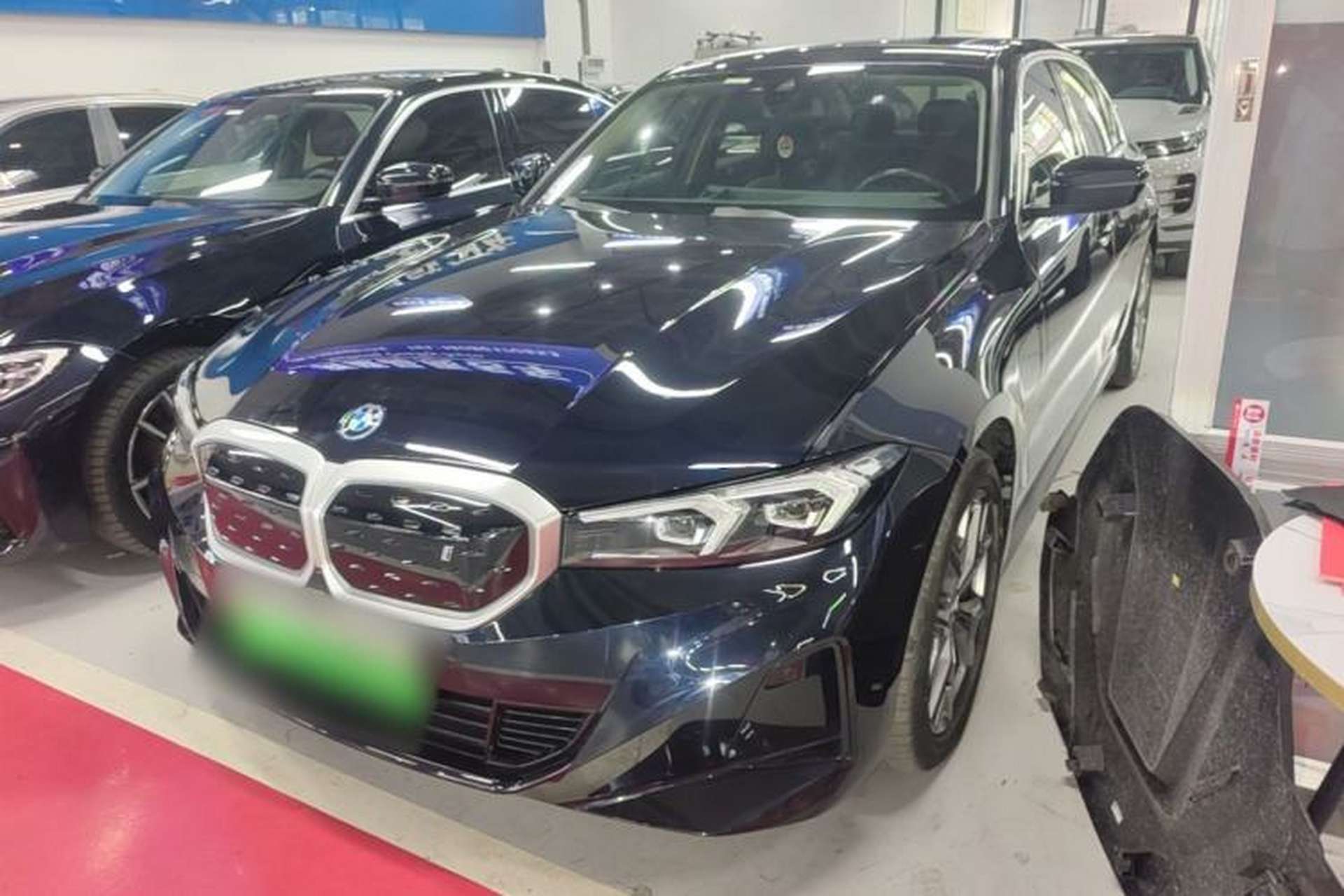 Used BMW i3 2022 eDrive 35 L Front Left 45 Deg