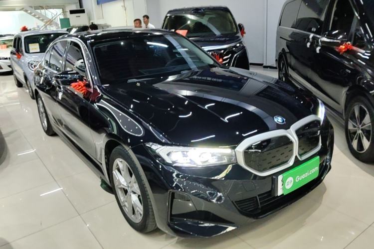 Used BMW i3 2022 eDrive 35 L Front Right 45 Deg