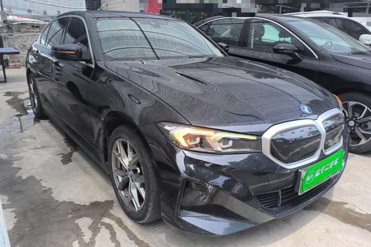 Used BMW i3 2022 eDrive 35 L Front Right 45 Deg