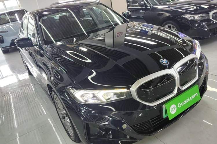 Used BMW i3 2022 eDrive 35 L Front Right 45 Deg