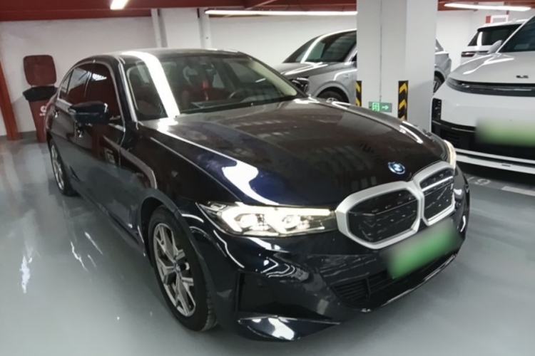 Used BMW i3 2022 eDrive 35 L Front Right 45 Deg