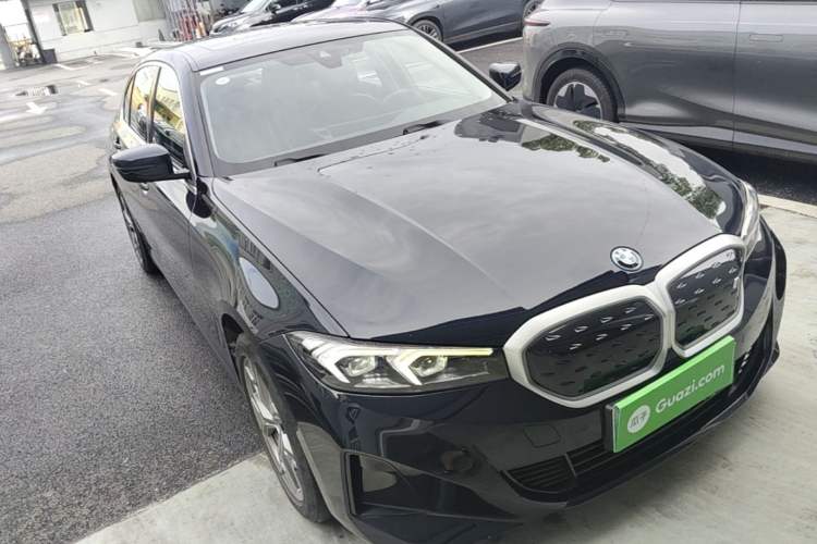 Used BMW i3 2022 eDrive 35 L Front Right 45 Deg