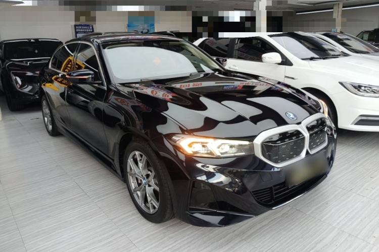 Used BMW i3 2022 eDrive 35 L Front Right 45 Deg