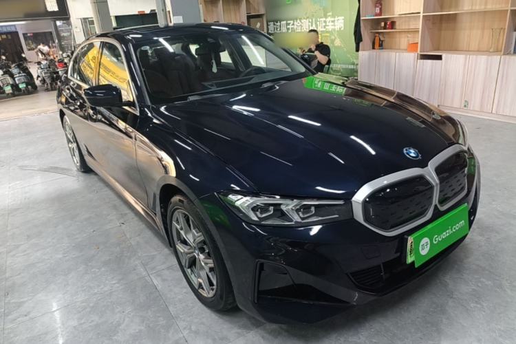 Used BMW i3 2022 eDrive 35 L Front Right 45 Deg