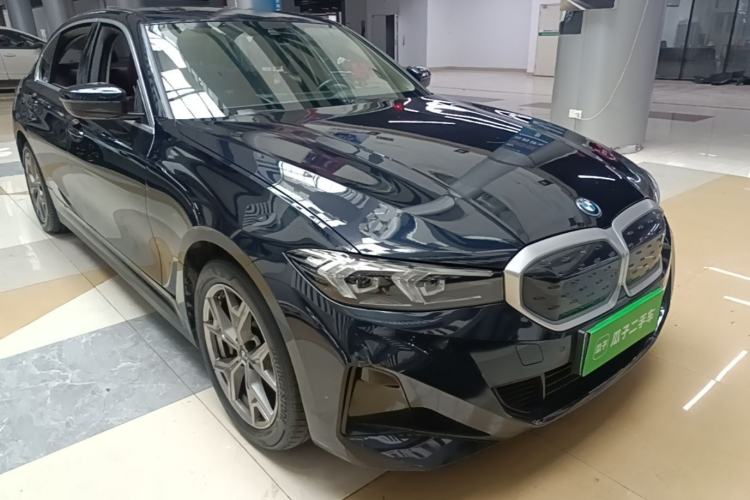 Used BMW i3 2022 eDrive 35 L Front Right 45 Deg