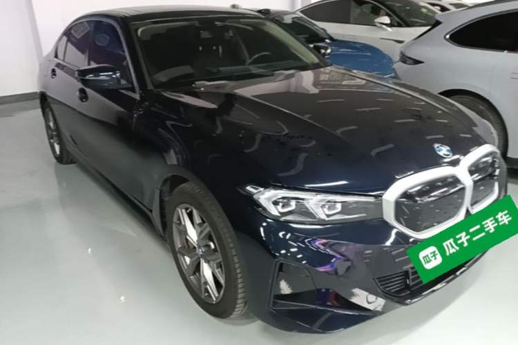 Used BMW i3 2022 eDrive 35 L Front Right 45 Deg