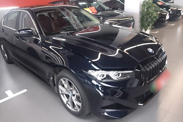 Used BMW i3 2022 eDrive 35 L Front Right 45 Deg