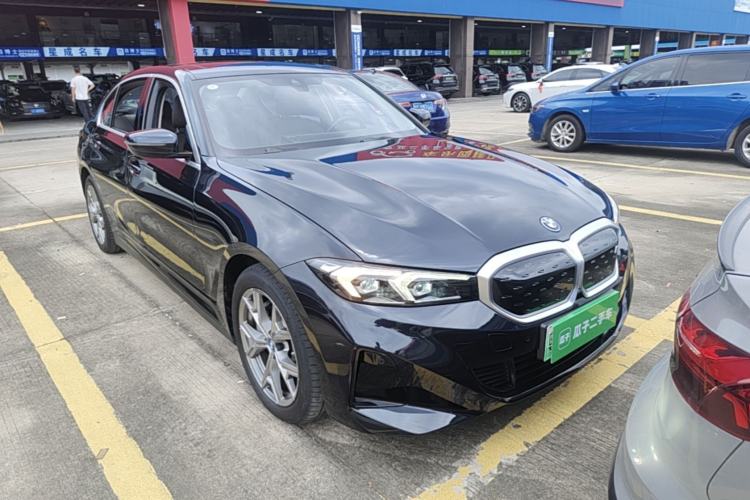 Used BMW i3 2022 eDrive 35 L Front Right 45 Deg
