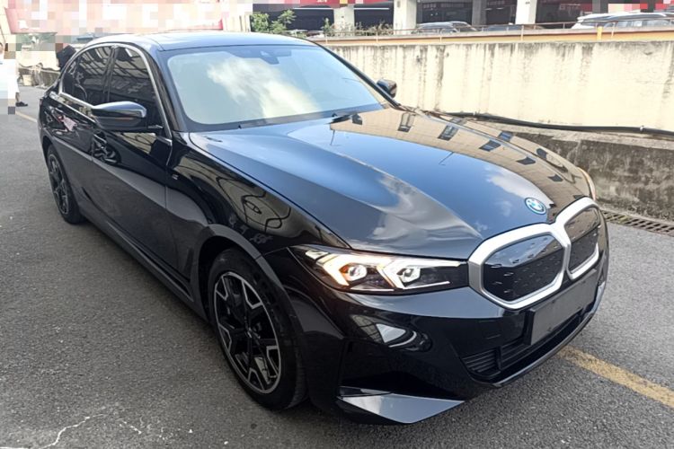 Used BMW i3 2022 eDrive 35 L Front Right 45 Deg