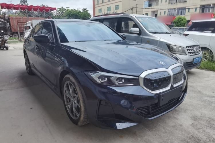 Used BMW i3 2022 eDrive 35 L Front Right 45 Deg