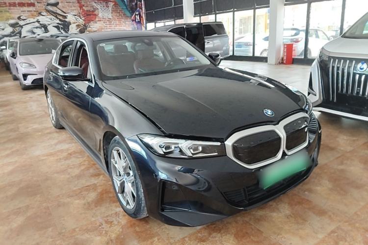 Used BMW i3 2022 eDrive 35 L Front Right 45 Deg