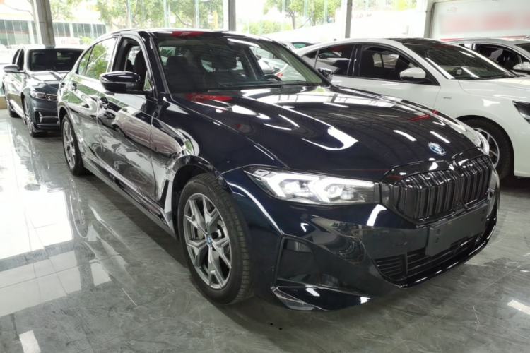 Used BMW i3 2022 eDrive 35 L Front Right 45 Deg