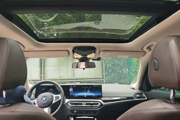 Used BMW i3 2022 eDrive 35 L Headliner