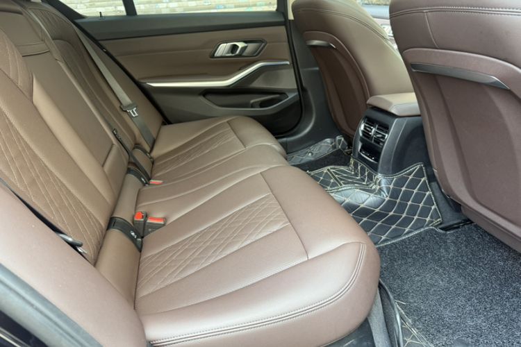 Used BMW i3 2022 eDrive 35 L Interior 1