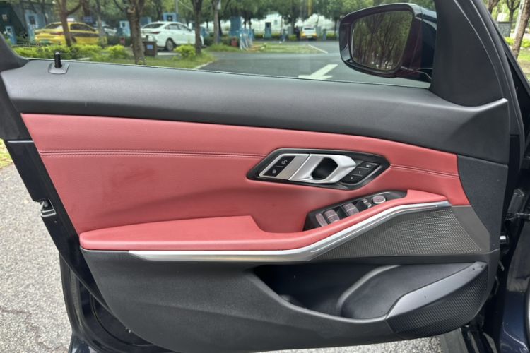 Used BMW i3 2022 eDrive 35 L Interior 1