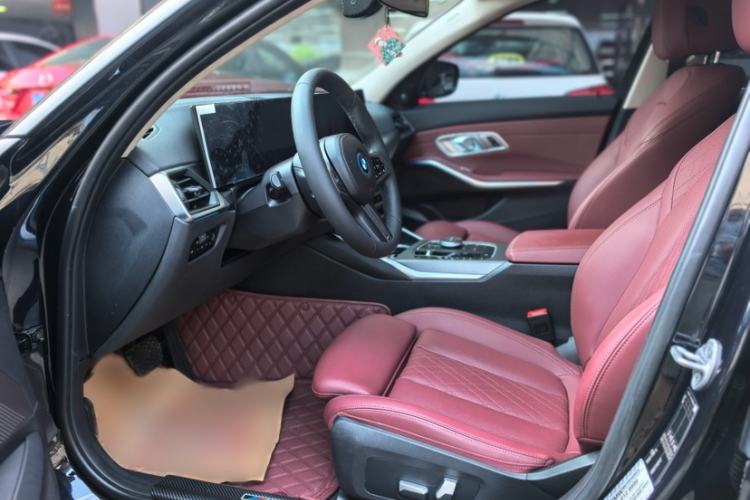 Used BMW i3 2022 eDrive 35 L Interior 1