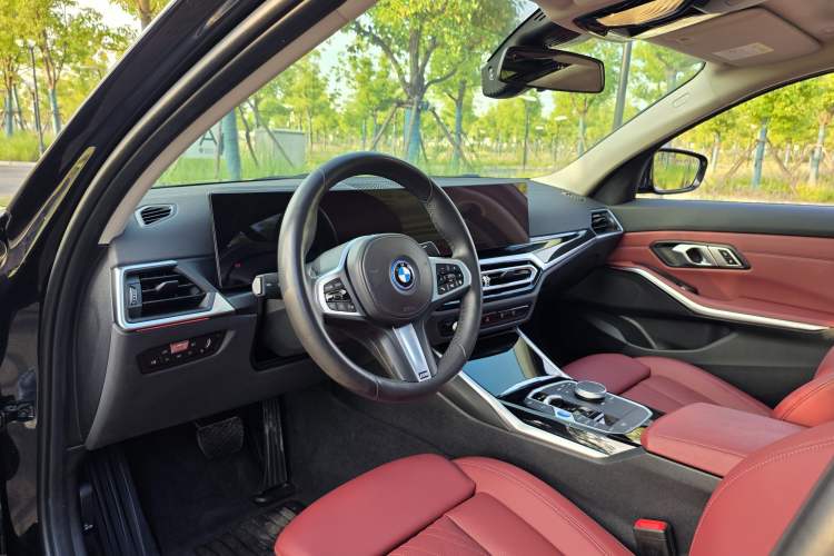 Used BMW i3 2022 eDrive 35 L Interior 10