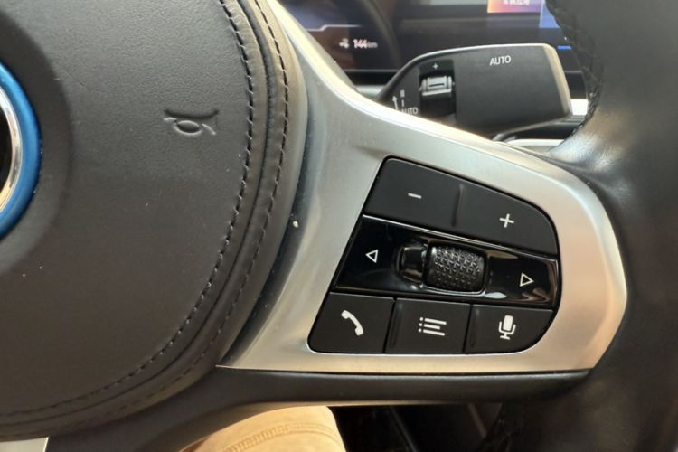 Used BMW i3 2022 eDrive 35 L Interior 11