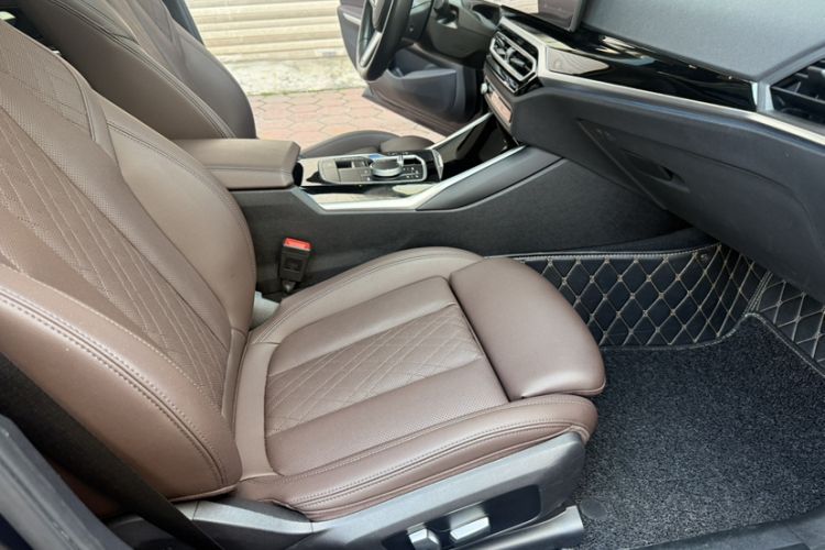 Used BMW i3 2022 eDrive 35 L Interior 13