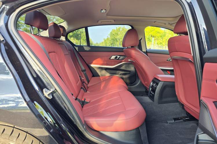 Used BMW i3 2022 eDrive 35 L Interior 2