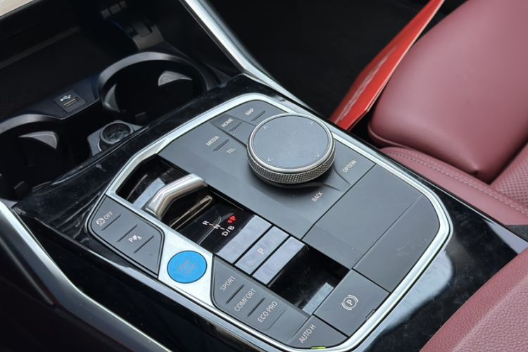 Used BMW i3 2022 eDrive 35 L Interior 2