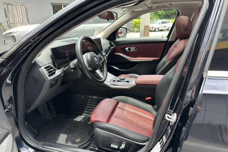 Used BMW i3 2022 eDrive 35 L Interior 2
