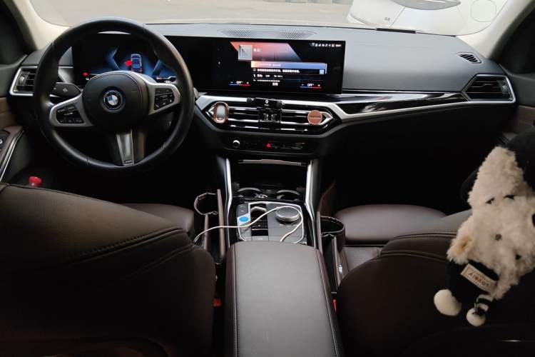 Used BMW i3 2022 eDrive 35 L Interior 2