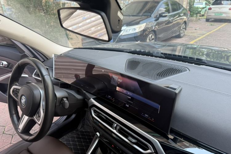 Used BMW i3 2022 eDrive 35 L Interior 2