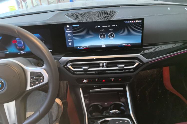 Used BMW i3 2022 eDrive 35 L Interior 2