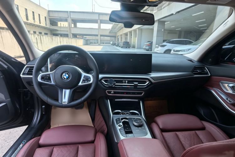Used BMW i3 2022 eDrive 35 L Interior 2