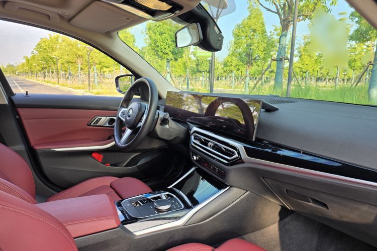 Used BMW i3 2022 eDrive 35 L Interior 3
