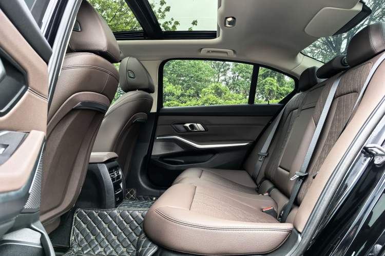 Used BMW i3 2022 eDrive 35 L Interior 3